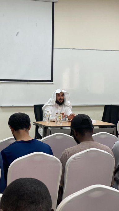 تنفيذ لقاء توعوي لطلاب كلية الهندسة بالتعاون مع وحدة التوعية الفكرية يوم الخميس 08-جمادى الأولى-1447